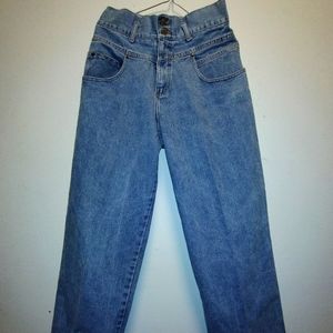 Vtg Jou Jou Jeans High Waisted 80's/90's       Size: Small   28"W, 13.5"R, 28.5I